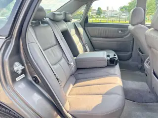 2004 Toyota Avalon XL