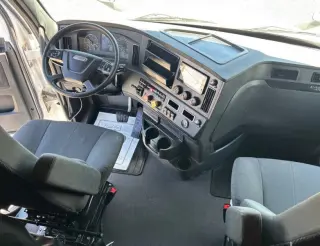 2025 Freightliner Cascadia