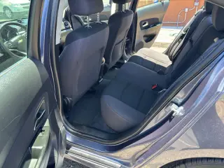 2013 Chevrolet Cruze 1LT Manual