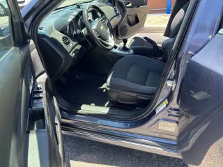 2013 Chevrolet Cruze 1LT Manual