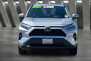 Toyota RAV4 2023 XLE Premium 4dr SUV