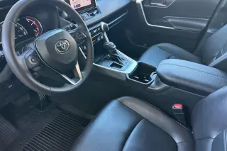 Toyota RAV4 2023 XLE Premium 4dr SUV