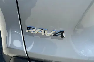 Toyota RAV4 2023 XLE Premium 4dr SUV