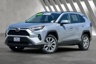 Toyota RAV4 2023 XLE Premium 4dr SUV