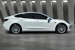 Tesla Model 3 2018 AWD Long Range 4dr Fastback