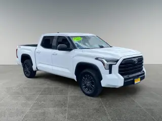 Toyota Tundra 2023 4x2 SR5 4dr CrewMax Cab Pickup SB