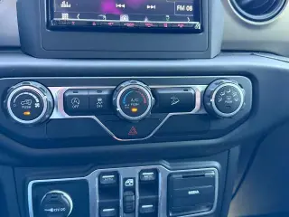 Jeep Wrangler Unlimited 2018 4x4 Sport 4dr SUV (midyear release)