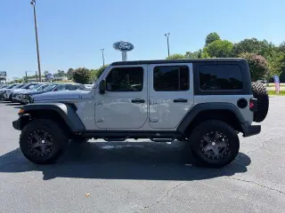 Jeep Wrangler Unlimited 2018 4x4 Sport 4dr SUV (midyear release)