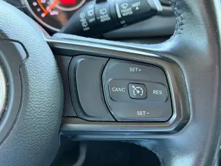 Jeep Wrangler Unlimited 2018 4x4 Sport 4dr SUV (midyear release)