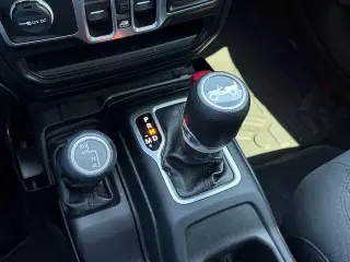 Jeep Wrangler Unlimited 2018 4x4 Sport 4dr SUV (midyear release)
