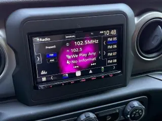 Jeep Wrangler Unlimited 2018 4x4 Sport 4dr SUV (midyear release)
