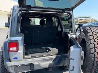 Jeep Wrangler Unlimited 2018 4x4 Sport 4dr SUV (midyear release)