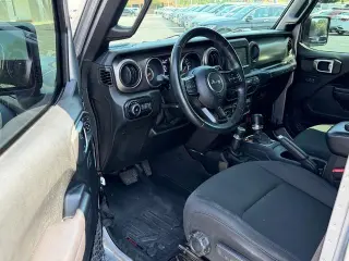 Jeep Wrangler Unlimited 2018 4x4 Sport 4dr SUV (midyear release)