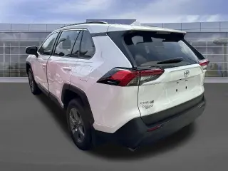 Toyota RAV4 2024 XLE 4dr SUV