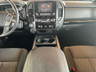 Nissan Titan 2024 4x4 Platinum Reserve 4dr Crew Cab 5.6 ft. SB