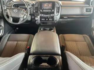 Nissan Titan 2024 4x4 Platinum Reserve 4dr Crew Cab 5.6 ft. SB