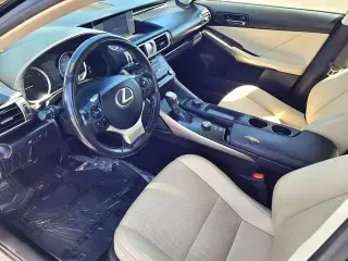 Lexus IS 200t 2016 4dr Sedan