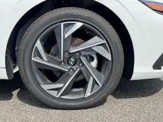 Hyundai ELANTRA Hybrid 2025 SEL Sport 4dr Sedan