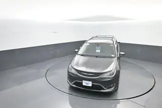 Chrysler Pacifica 2018 Touring L Plus 4dr Mini-Van