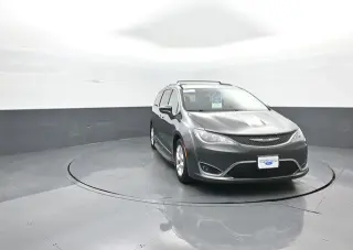 Chrysler Pacifica 2018 Touring L Plus 4dr Mini-Van