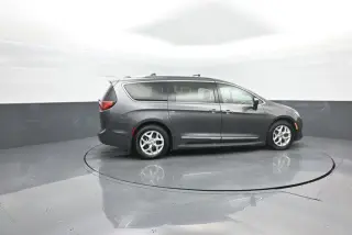Chrysler Pacifica 2018 Touring L Plus 4dr Mini-Van
