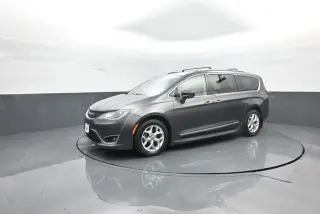 Chrysler Pacifica 2018 Touring L Plus 4dr Mini-Van