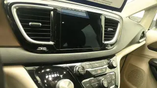 Chrysler Pacifica 2018 Touring L Plus 4dr Mini-Van