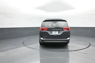 Chrysler Pacifica 2018 Touring L Plus 4dr Mini-Van