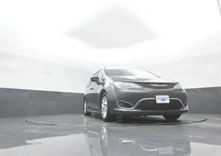 Chrysler Pacifica 2018 Touring L Plus 4dr Mini-Van