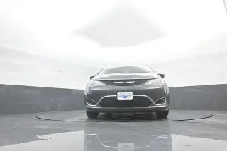 Chrysler Pacifica 2018 Touring L Plus 4dr Mini-Van