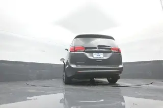 Chrysler Pacifica 2018 Touring L Plus 4dr Mini-Van
