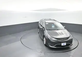 Chrysler Pacifica 2018 Touring L Plus 4dr Mini-Van