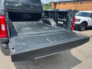 Ford F-150 2023 4x4 XL 4dr SuperCrew 5.5 ft. SB