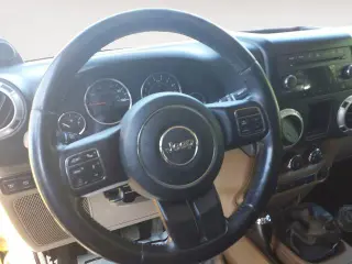 Jeep Wrangler 2013 4x4 Rubicon 10th Anniversary 2dr SUV