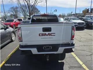GMC Canyon 2022 4x4 AT4 4dr Crew Cab 5 ft. SB (Cloth)