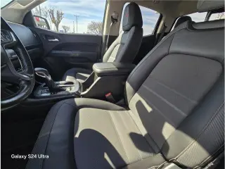 GMC Canyon 2022 4x4 AT4 4dr Crew Cab 5 ft. SB (Cloth)