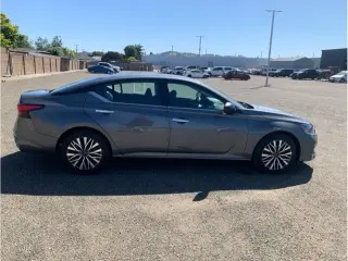 Nissan Altima 2025 2.5 SV 4dr Sedan