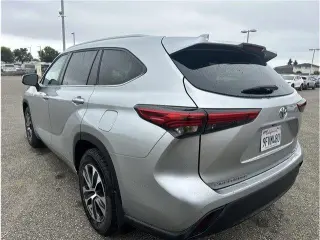 Toyota Highlander 2023 AWD L 4dr SUV