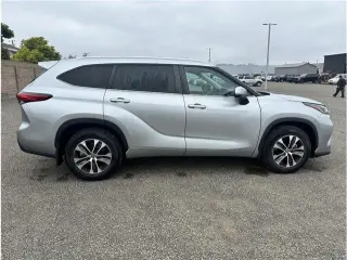 Toyota Highlander 2023 AWD L 4dr SUV
