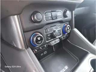 Chevrolet Suburban 2023 4x4 Premier 4dr SUV