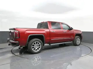 GMC Sierra 1500 2018 4x2 Denali 4dr Crew Cab 5.8 ft. SB