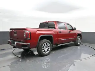 GMC Sierra 1500 2018 4x2 Denali 4dr Crew Cab 5.8 ft. SB