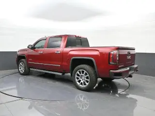 GMC Sierra 1500 2018 4x2 Denali 4dr Crew Cab 5.8 ft. SB