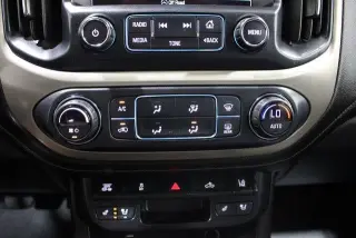 GMC Canyon 2017 4x4 Denali 4dr Crew Cab 5 ft. SB