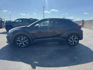 Toyota C-HR 2019 XLE 4dr Crossover