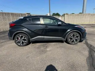 Toyota C-HR 2019 XLE 4dr Crossover