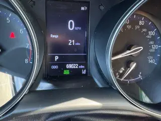 Toyota C-HR 2019 XLE 4dr Crossover