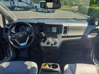Toyota Sienna 2018 AWD XLE 7-Passenger 4dr Mini-Van