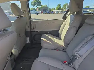 Toyota Sienna 2016 XLE 7-Passenger Auto Access Seat 4dr Mini-Van