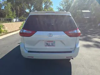 Toyota Sienna 2016 XLE 7-Passenger Auto Access Seat 4dr Mini-Van